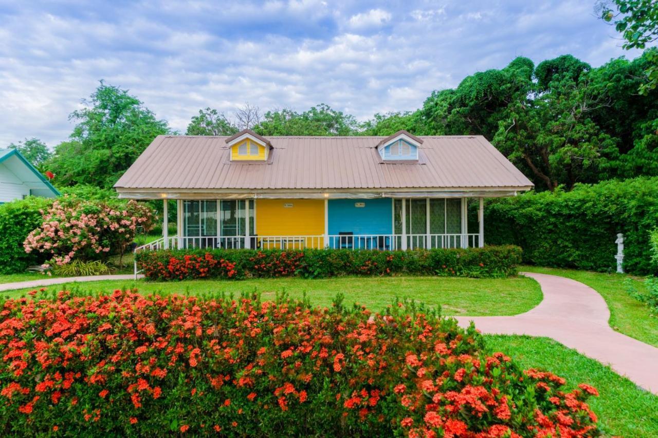 Bo Tree Cottage On The River Mukdahan Exteriör bild