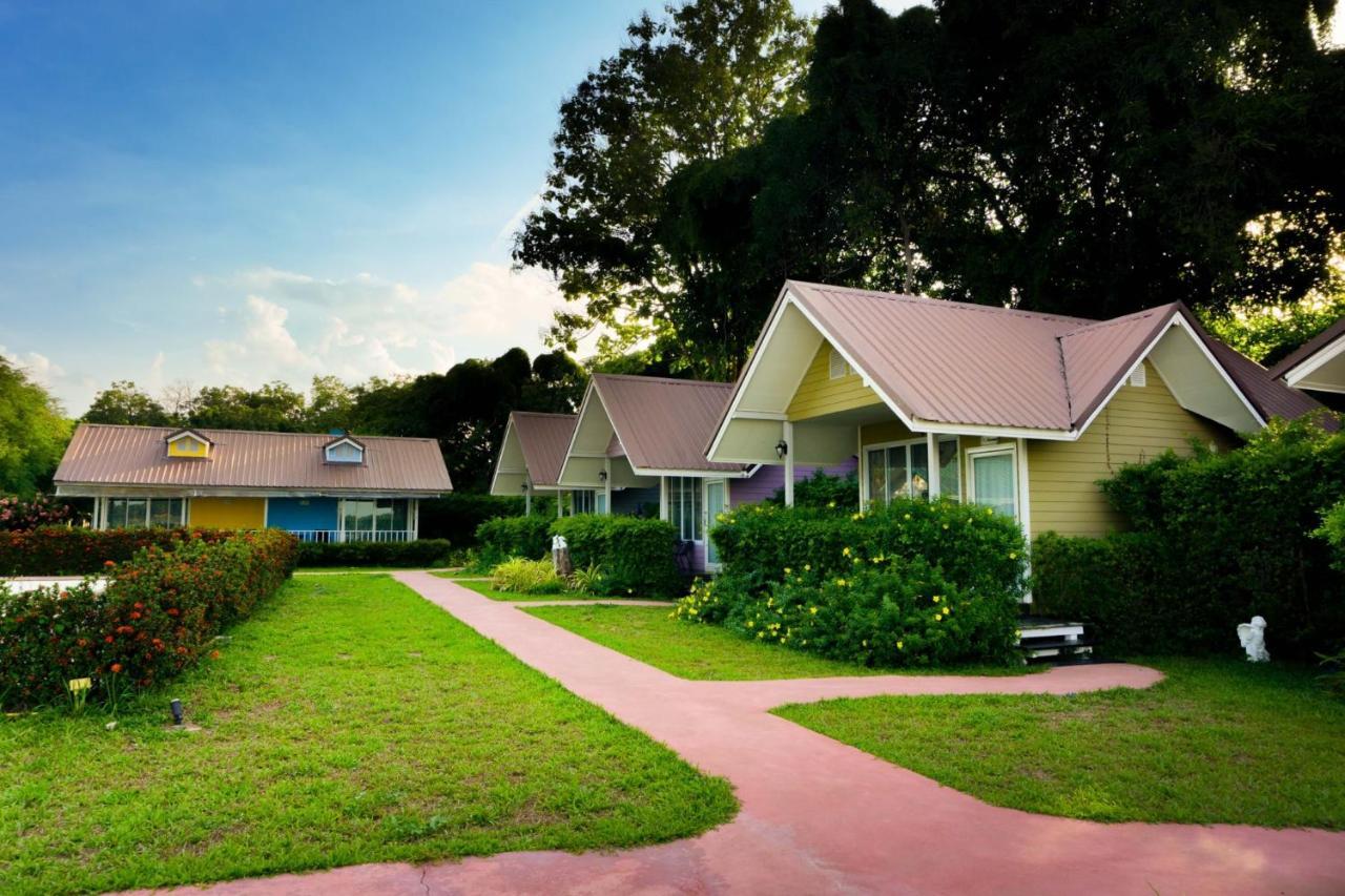 Bo Tree Cottage On The River Mukdahan Exteriör bild