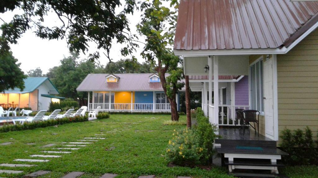 Bo Tree Cottage On The River Mukdahan Exteriör bild