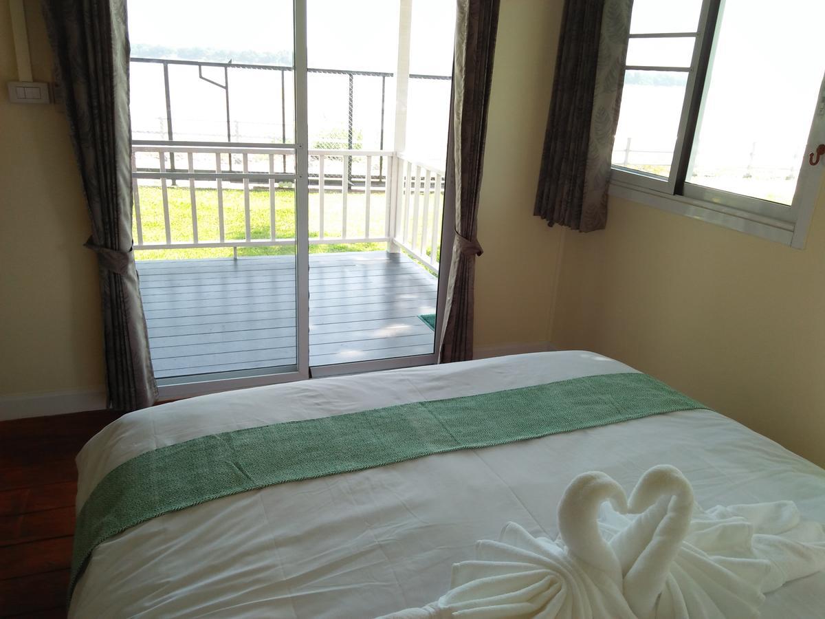 Bo Tree Cottage On The River Mukdahan Exteriör bild