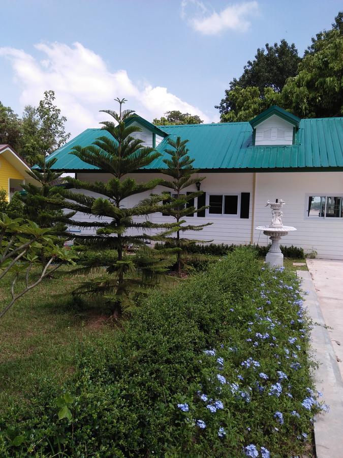 Bo Tree Cottage On The River Mukdahan Exteriör bild
