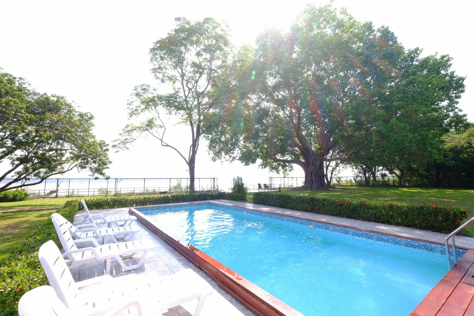 Bo Tree Cottage On The River Mukdahan Exteriör bild