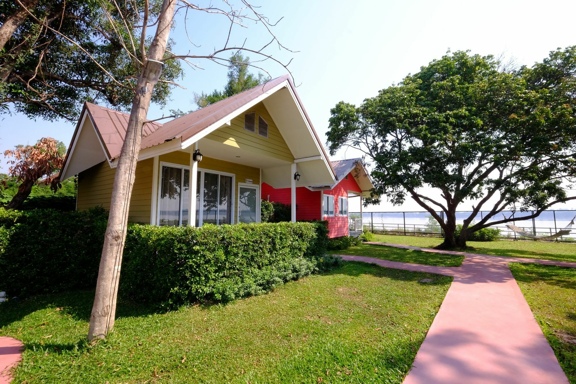 Bo Tree Cottage On The River Mukdahan Exteriör bild